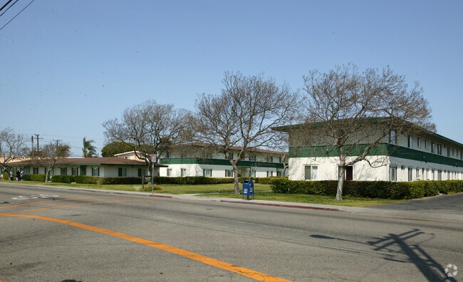 Building Photo - California Gardens