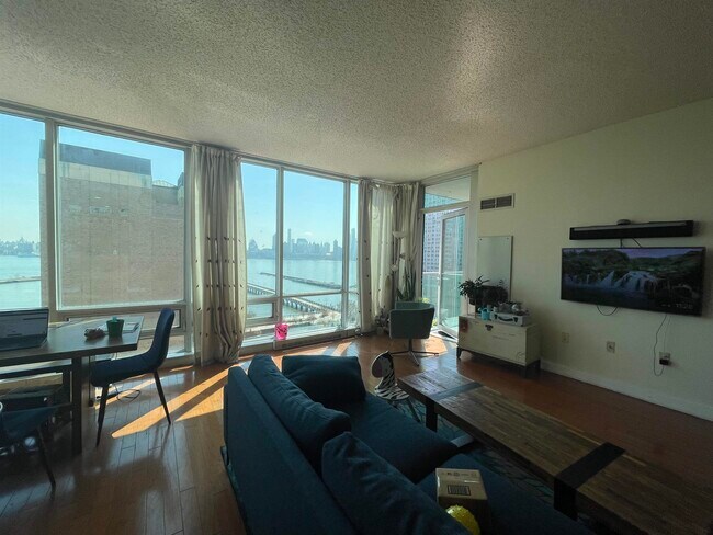 Foto del edificio - 20 Newport Pkwy