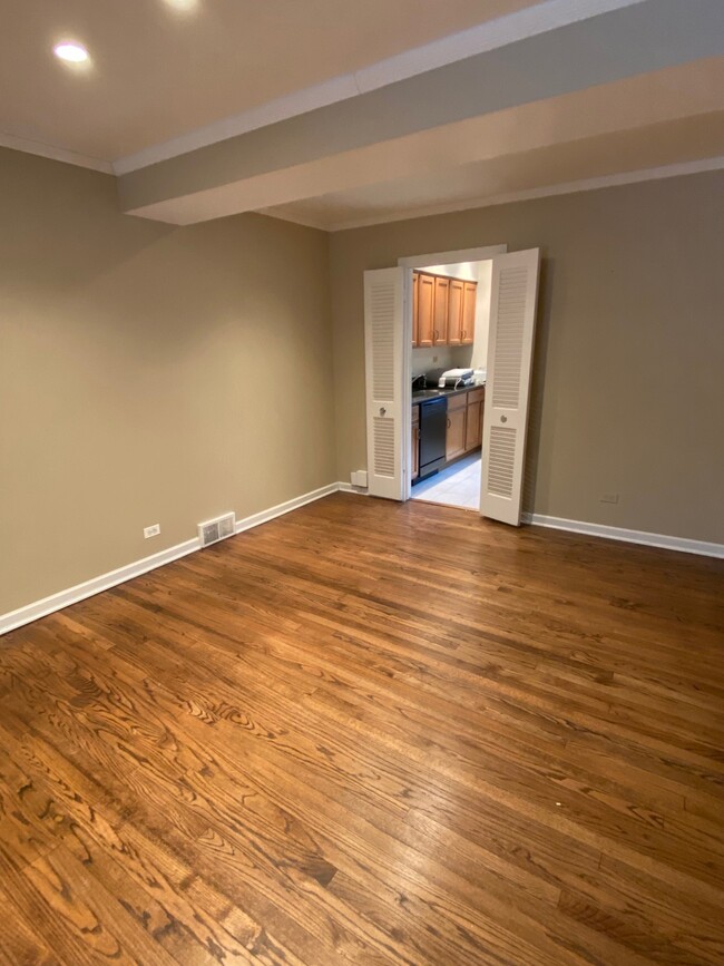 Living Room/Family Room - 1904 Linden Ave