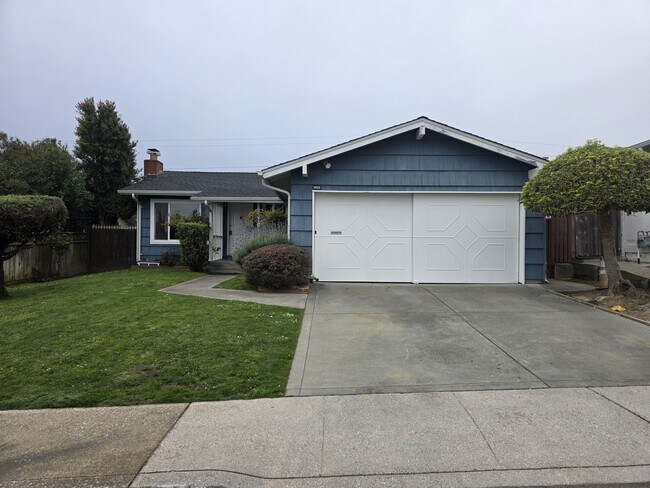 Foto del edificio - 2440 Maywood Dr