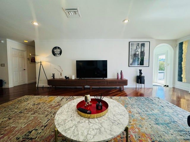 Foto del edificio - 1728 NE 40th St