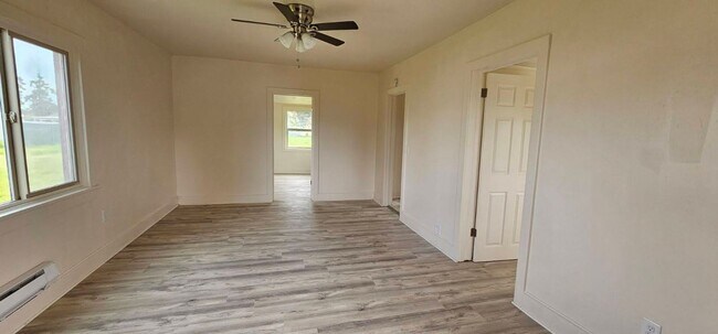 Building Photo - Springfield Home