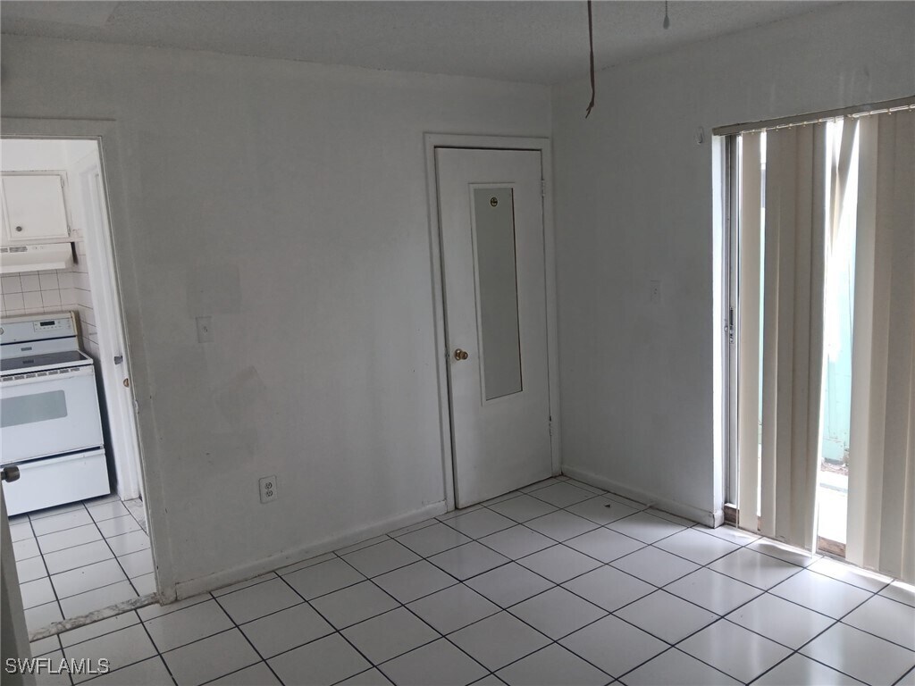 Foto del edificio - 10710 Rosemary Dr