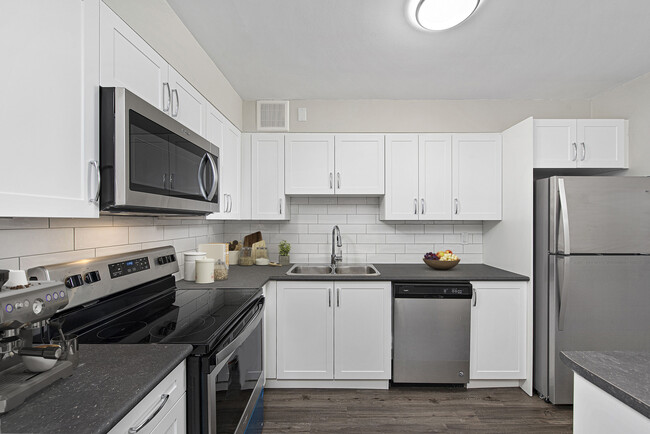 Building Photo - 33, 39, 91, 95 & 99 Burns Drive