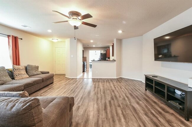 Building Photo - 4854 Fair Oak Dale Ln