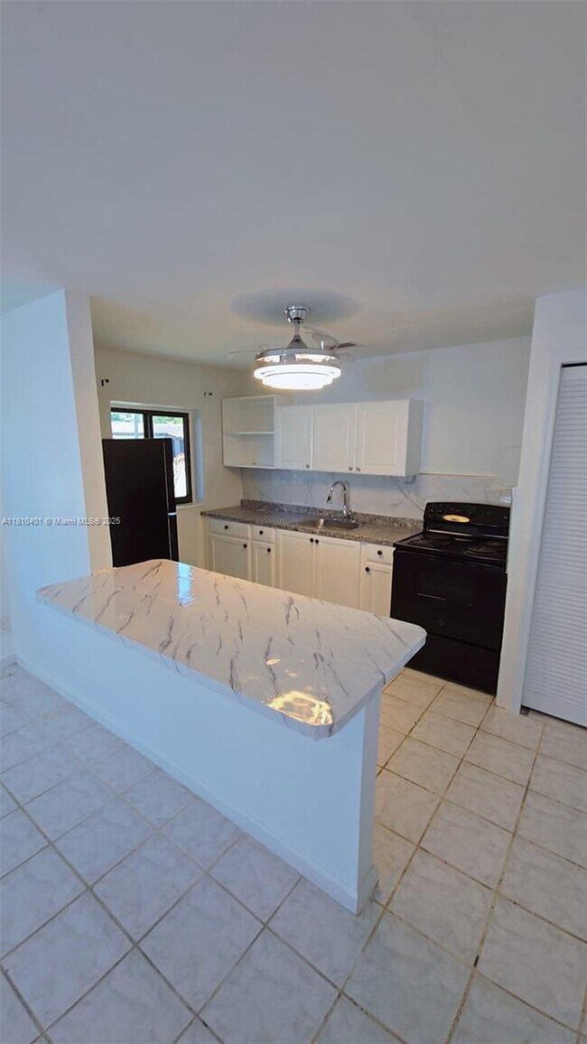 Foto del edificio - 1305 NE 146th St