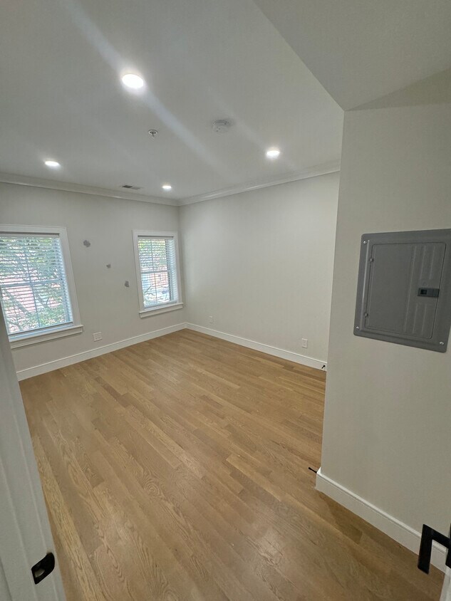 Foto principal - 533 Newbury St