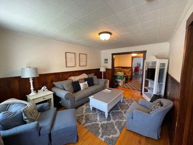 Building Photo - Radford, 3 BR / 1 BA, Available for fall term