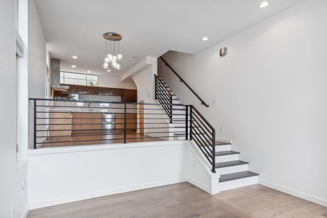 Building Photo - 2218B Yale Ave E - 2 bedrooms + den