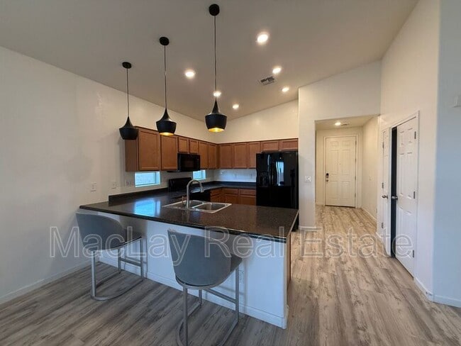 Building Photo - 2372 E Dust Devil Dr