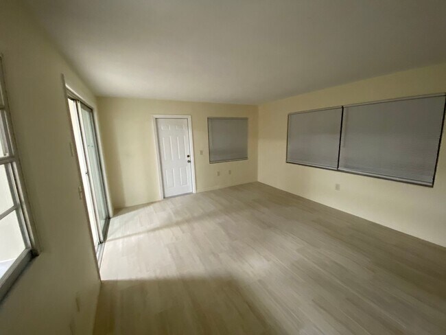 Foto del edificio - 2/2 0range City