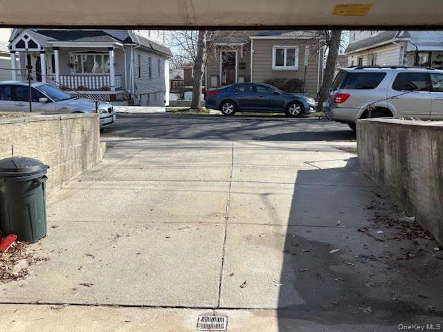 Building Photo - 14 Chamberlain Ave