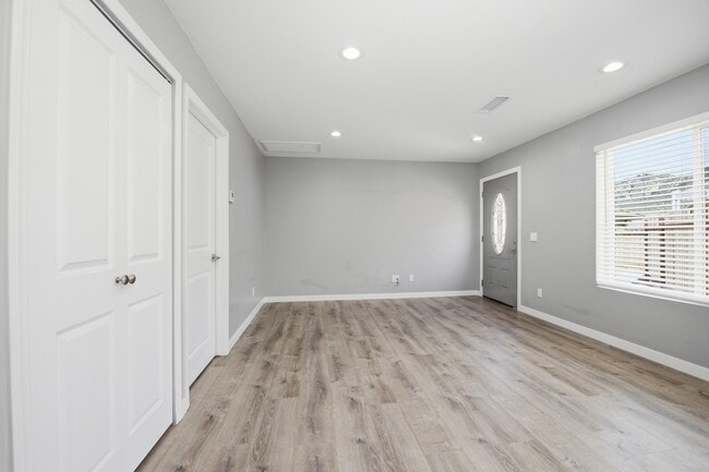 Foto del edificio - 2423 Smokewood Pl