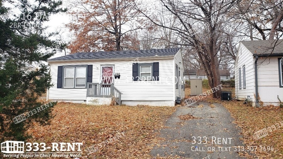 Primary Photo - 8916 Oak St