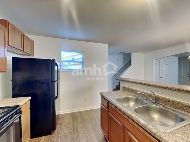 Foto del edificio - 6215 Thompson Brook Ln