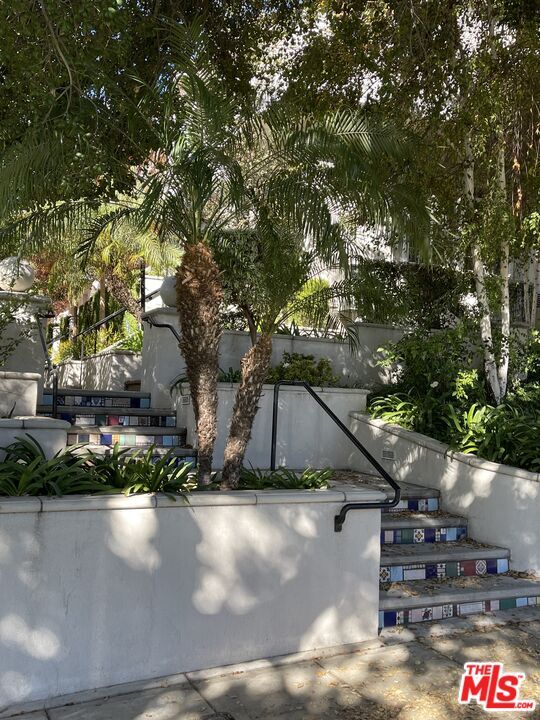 Foto del edificio - 717 E Olive Ave