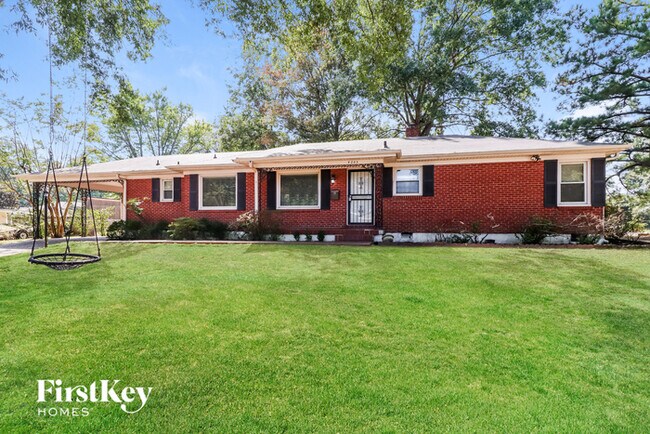 Building Photo - 4205 Charleswood Rd