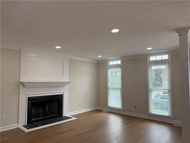 Building Photo - 2210 Concord Square Dr NE