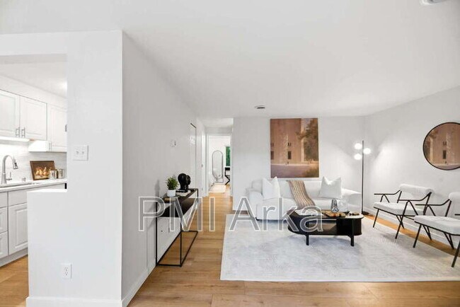 Foto del edificio - 12107 NE Bel Red Rd