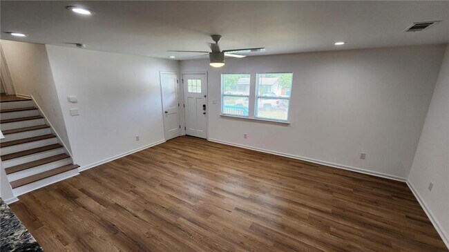 Building Photo - 4000 Adamsville Dr SW