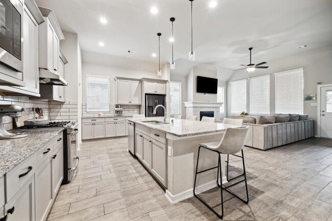 Foto del edificio - 23327 Yellow Larkspur Ln