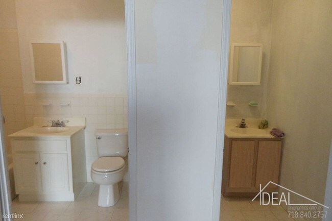 Foto del edificio - 275 Willoughby Ave