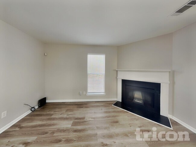 Foto del edificio - 10587 Village Trail