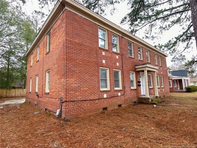 Building Photo - 210 E 16th St