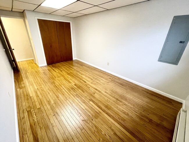 Bedroom 1 - 176 E Bacon St