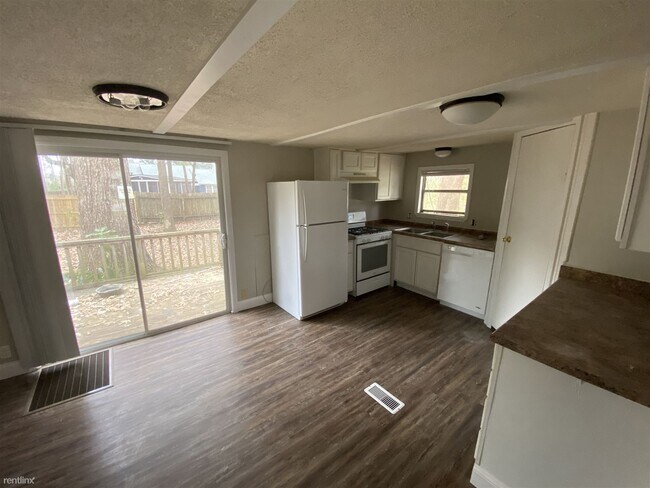 Foto del edificio - 349 Holly Hill Ct