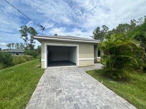 Building Photo - 352 Justice Ave