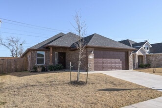 Building Photo - 1707 Aleia Cv