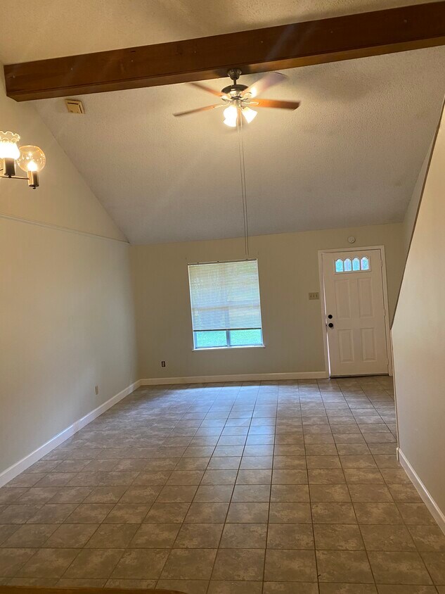 704 Rocky Bayou Dr Unit 704, Pineville, LA 71360 Apartments in