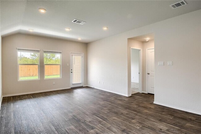 Foto del edificio - 745 Adler Way