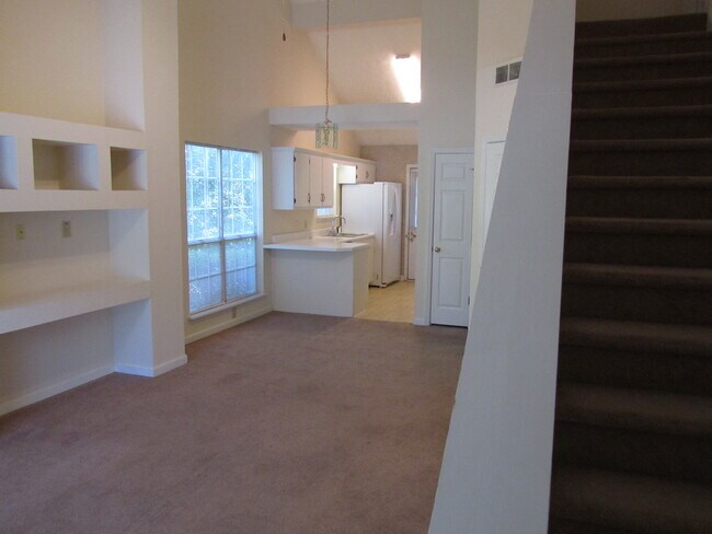 Living room - 1039 Kennesborough Rd NW