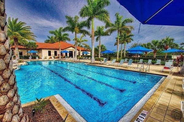 Foto del edificio - 10825 Tarflower Dr