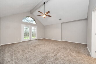 Building Photo - 1410 Long View Dr