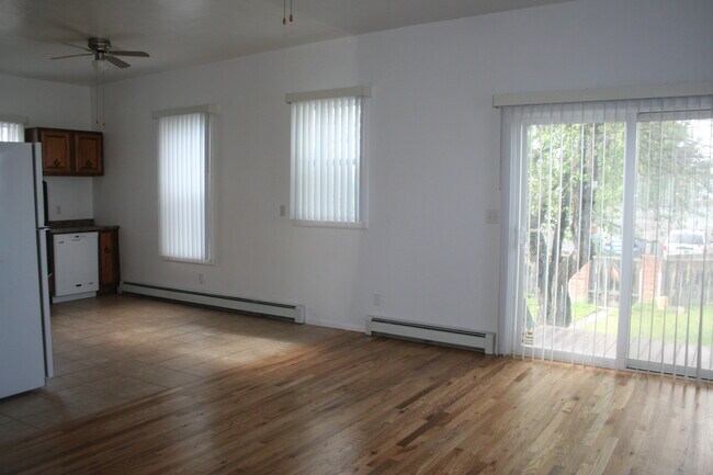 Building Photo - 830 W Copper St