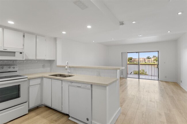 Foto del edificio - 5200 NW 31st Ave