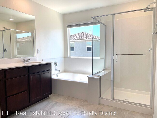 Building Photo - 5 br, 3 bath House - 8159 Guadiano Ave.