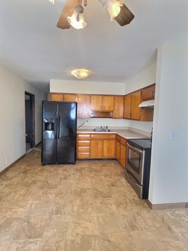 Building Photo - 216 Valley View Dr