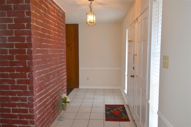 Building Photo - 12814 Huntington Venture Dr