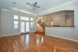 Building Photo - 1141 W 24th St