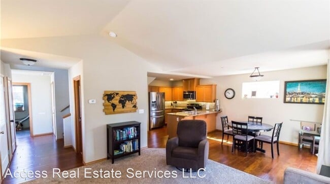 Building Photo - 3 br, 2.5 bath House - 713 Verbena Ln