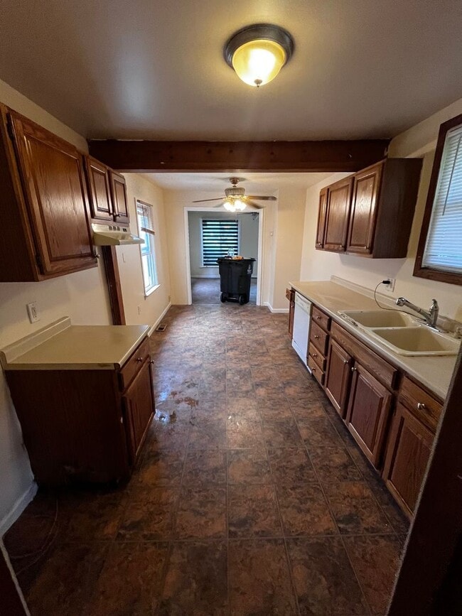 Building Photo - 2 Bedroom Home in Westland