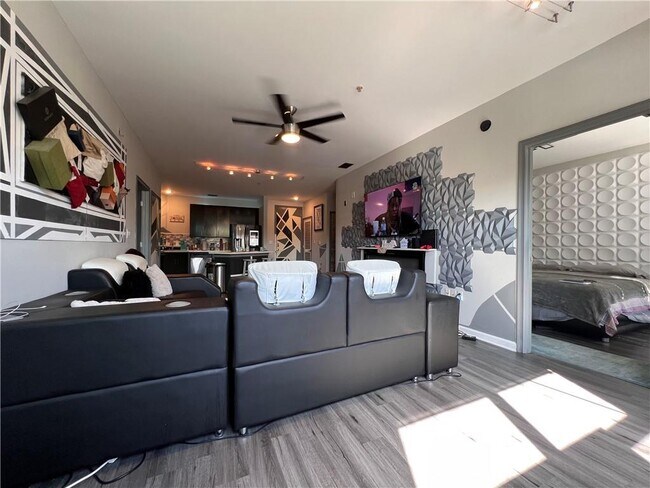 Foto del edificio - 898 Oak St SW
