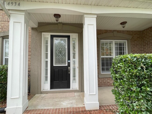 Building Photo - 4934 Mesa Verde Rd