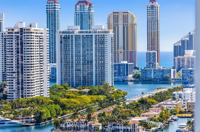 Building Photo - 17301 Biscayne Blvd