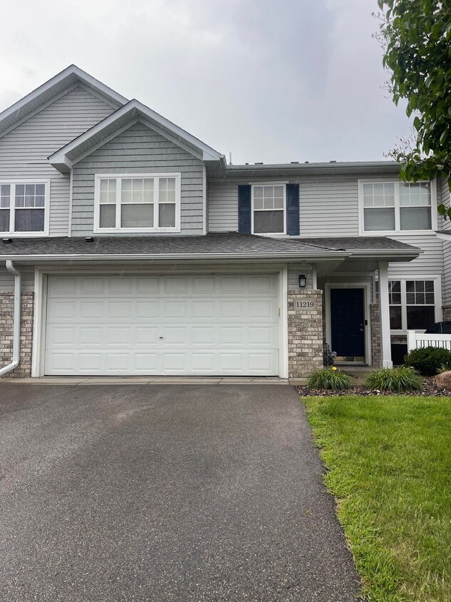 11219 204th St W, Lakeville, MN 55044 House Rental in Lakeville, MN