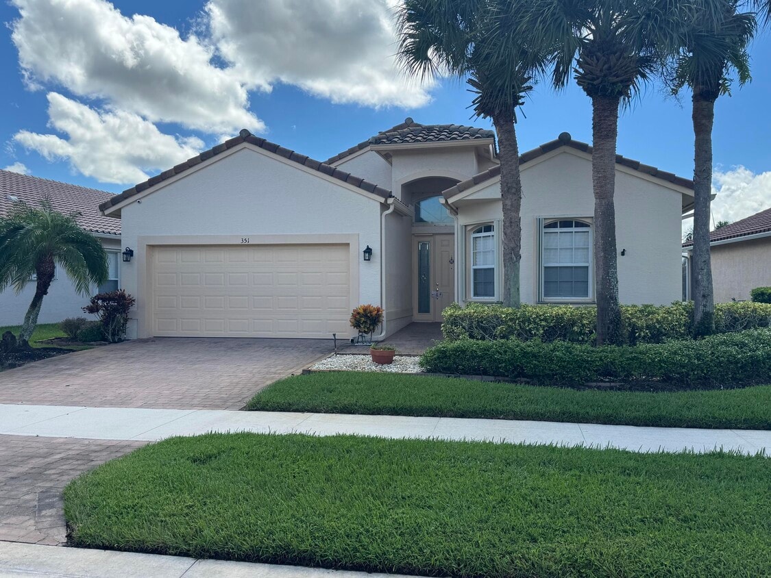 Foto principal - 351 NW Shoreview Dr